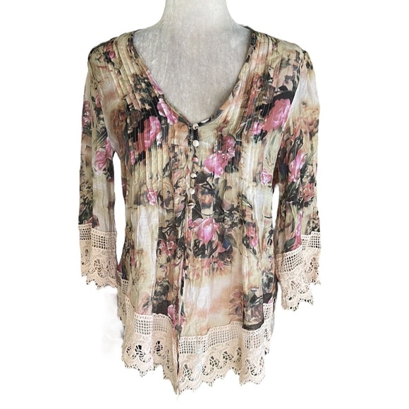 NWT Adiva Floral Fushion Rose Print Crochet Lace Pintucked Top in Beige - M - Picture 11 of 11